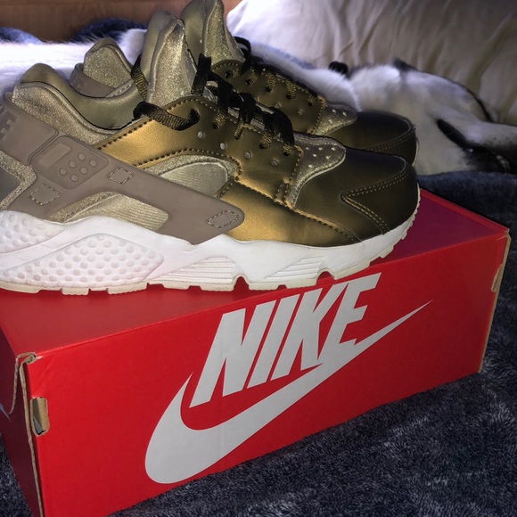 Nike huaraches women’s size 6 - Picture 1 of 4